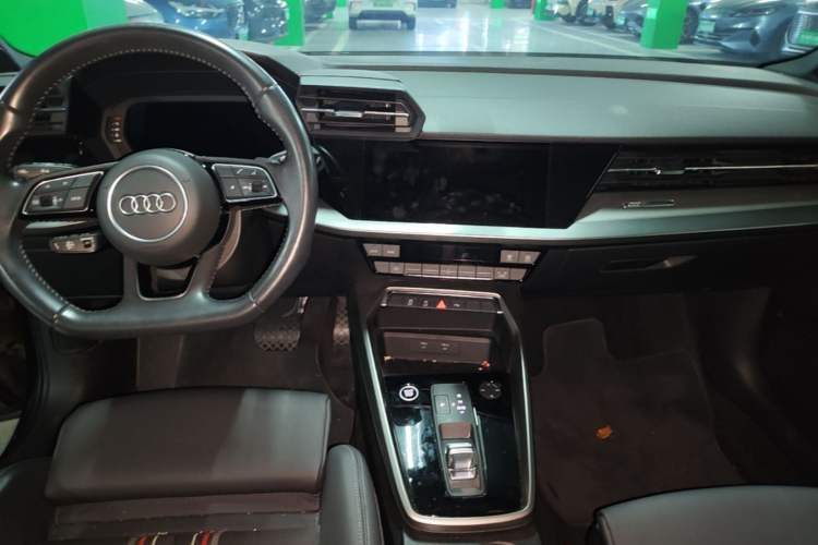 Audi A3 2022 — салон, центральная консоль, 48 000 км, Guazi tb27tqb4s8, фото 5