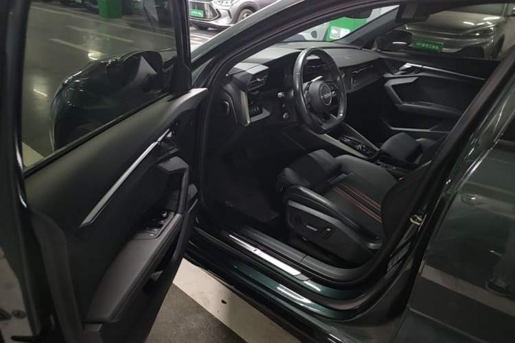 Audi A3 2022 — салон, сиденья, 48 000 км, Guazi tb27tqb4s8, фото 7