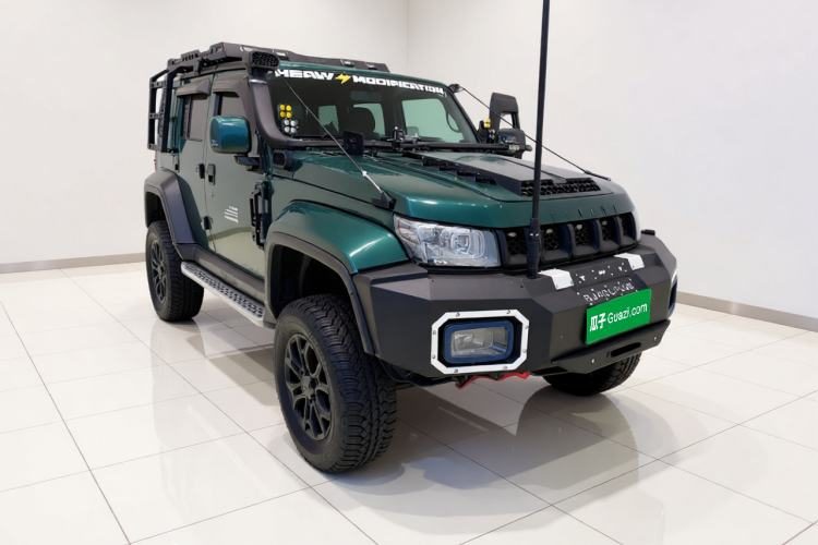 BAIC BJ40 2024 — вид спереди справа, 38 400 км, Guazi smdfl8p9z9, фото 2