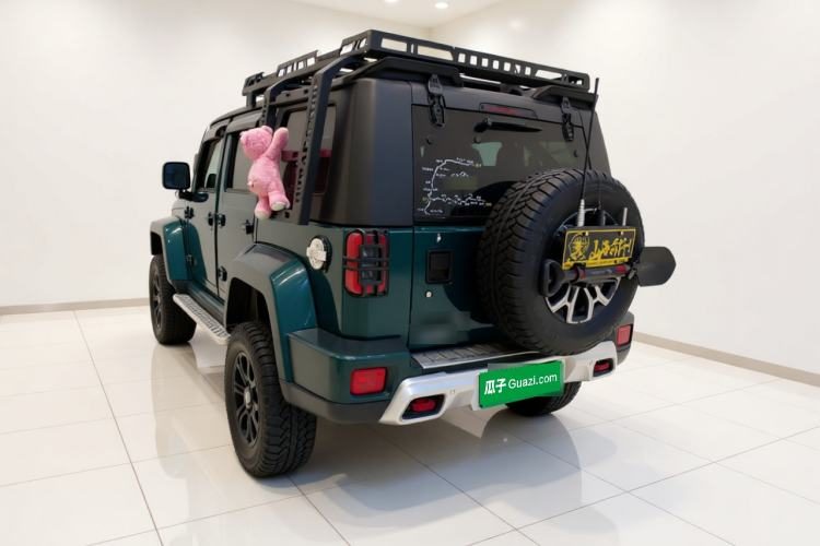 BAIC BJ40 2024 — вид сзади слева, 38 400 км, Guazi smdfl8p9z9, фото 3