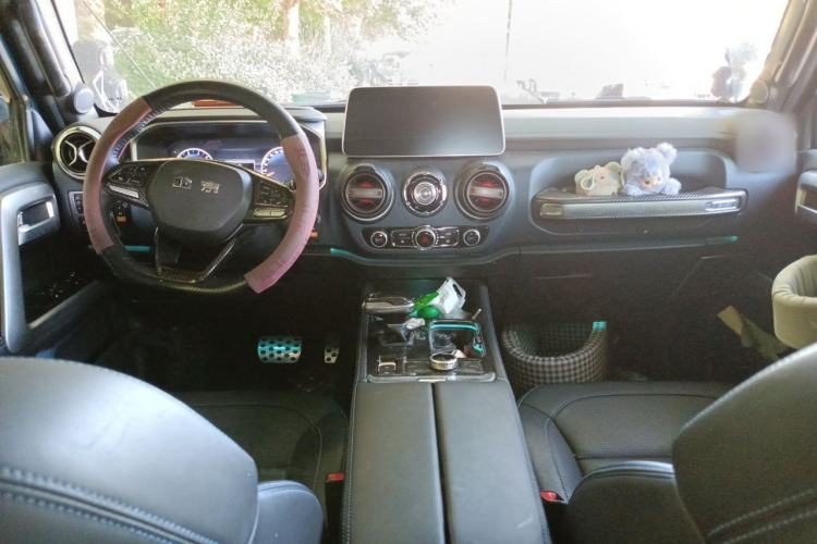 BAIC BJ40 2024 — салон, центральная консоль, 38 400 км, Guazi smdfl8p9z9, фото 5