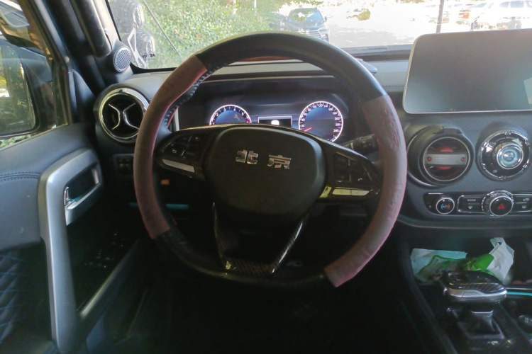 BAIC BJ40 2024 — салон, рулевое колесо, 38 400 км, Guazi smdfl8p9z9, фото 6