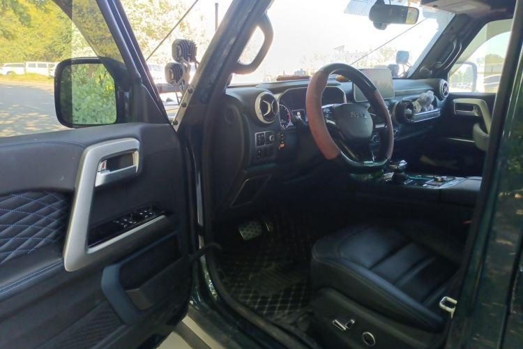 BAIC BJ40 2024 — салон, сиденья, 38 400 км, Guazi smdfl8p9z9, фото 7