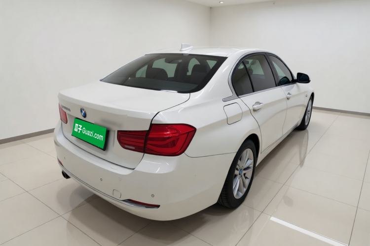 BMW 3 Series 2017 — вид сзади справа, 119 700 км, Guazi znnr8ufgah, фото 5
