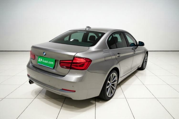 BMW 3 Series 2018 — вид сзади справа, 52 600 км, Guazi 3nags6f5zy, фото 4