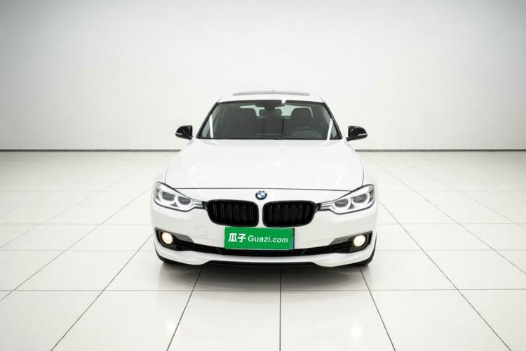 BMW 3 Series 2018 — вид спереди, 128 800 км, Guazi unyl6dxvce, фото 2