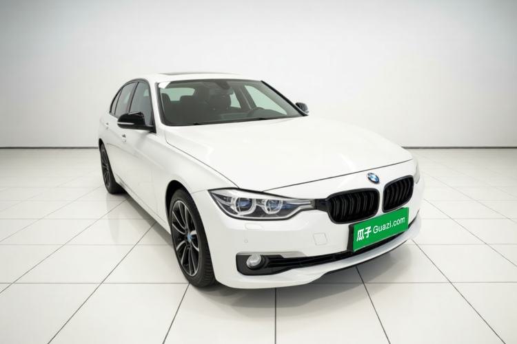 BMW 3 Series 2018 — вид спереди справа, 128 800 км, Guazi unyl6dxvce, фото 3