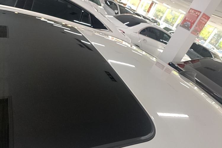 BMW 3 Series 2018 — крыша, 128 800 км, Guazi unyl6dxvce, фото 6