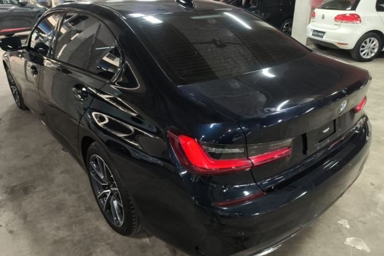 BMW 3 Series 2022 — вид сзади слева, 87 300 км, Guazi qce2ucj5wy, фото 3