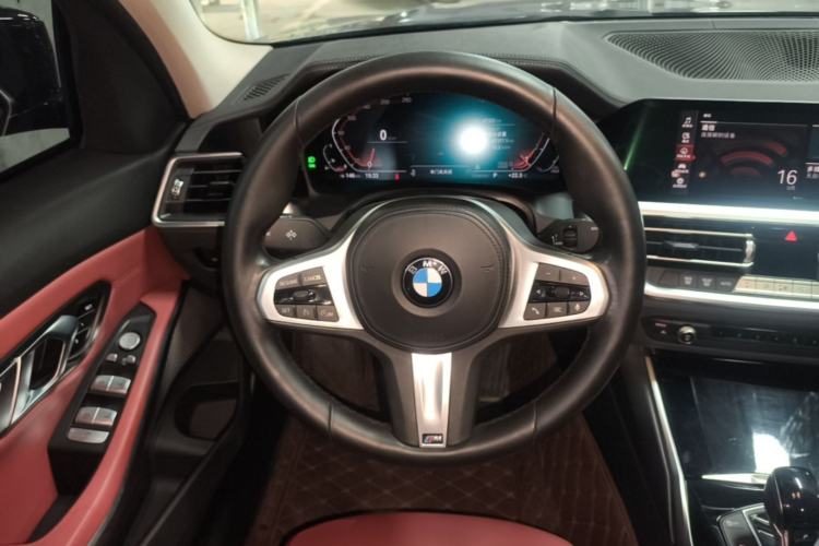 BMW 3 Series 2022 — салон, рулевое колесо, 87 300 км, Guazi qce2ucj5wy, фото 6