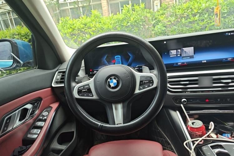 BMW 3 Series 2023 — салон, рулевое колесо, 33 400 км, Guazi falx3typ5d, фото 4