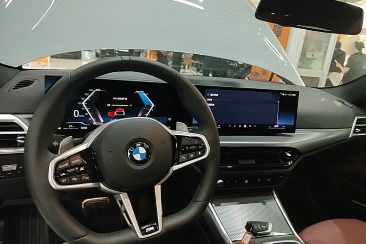 BMW 4 Series 2024 — салон, центральная консоль, 100 км, Guazi yhaq4utb2e, фото 5