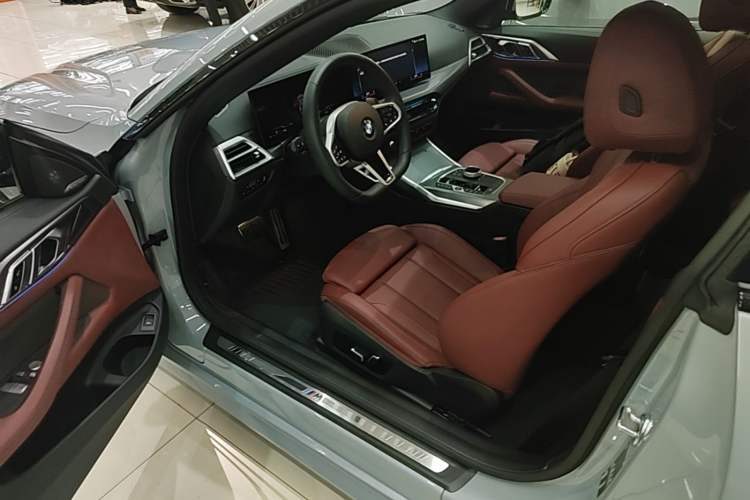 BMW 4 Series 2024 — салон, сиденья, 100 км, Guazi yhaq4utb2e, фото 7