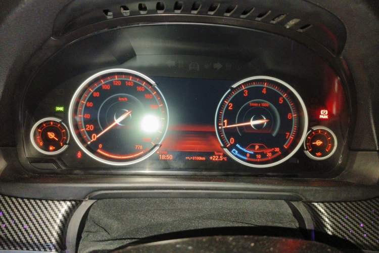BMW 5 Series 2017 — салон, приборная панель, 126 000 км, Guazi wmzpmkgeqw, фото 8
