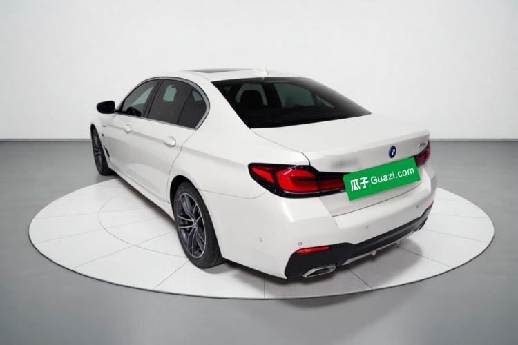 BMW 5 Series New Energy 2022 — вид сзади слева, 46 900 км, Guazi a5abb2hlew, фото 3