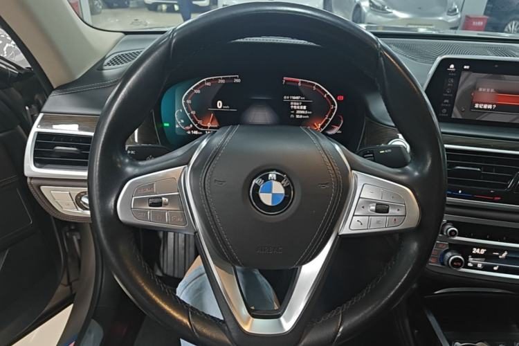 BMW 7 Series 2019 — салон, рулевое колесо, 116 500 км, Guazi uxrr32x3w3, фото 6