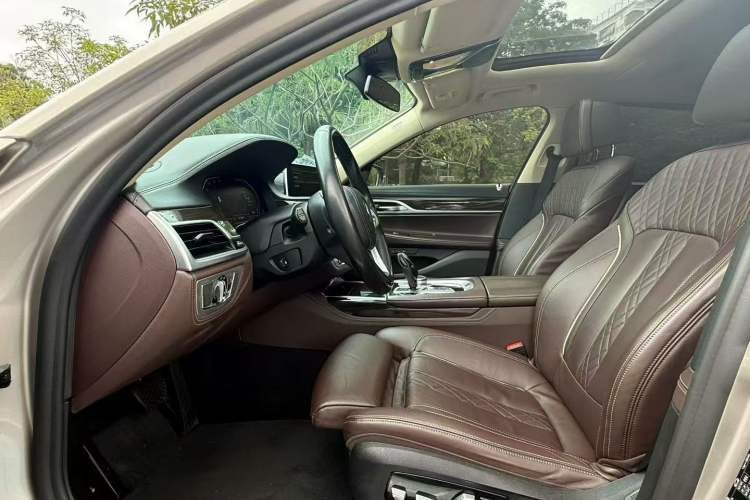 BMW 7 Series 2019 — салон, сиденья, 116 500 км, Guazi uxrr32x3w3, фото 8