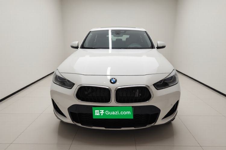 BMW X2 2021 — вид спереди, 154 300 км, Guazi 8u567t4bgf, фото 2