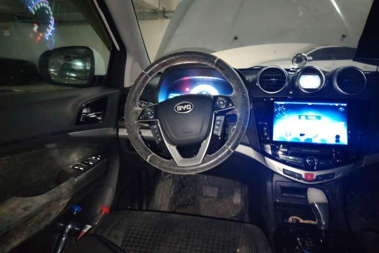 BYD S7 2015 — салон, рулевое колесо, 162 100 км, Guazi zmzvfxp2ur, фото 6