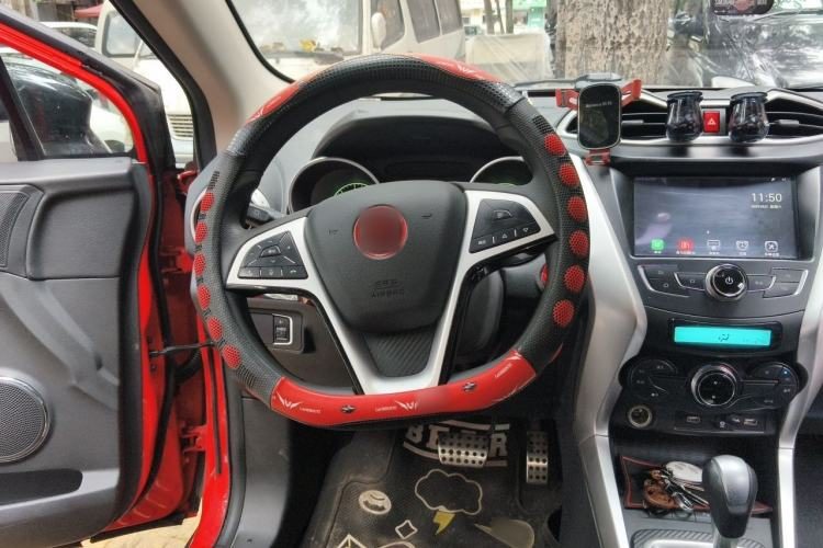 BYD Yuan 2017 — салон, рулевое колесо, 83 900 км, Guazi 56y9gzkgpf, фото 6