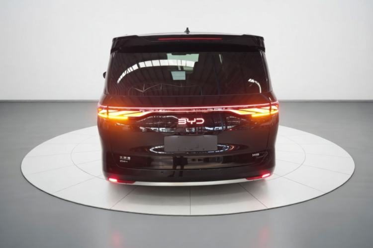 BYD M9 2025 — вид сзади, 3 500 км, Guazi vpqjjx2l4n, фото 4