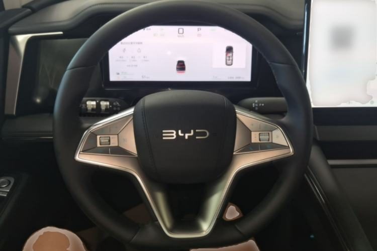 BYD M9 2025 — салон, рулевое колесо, 3 500 км, Guazi vpqjjx2l4n, фото 6