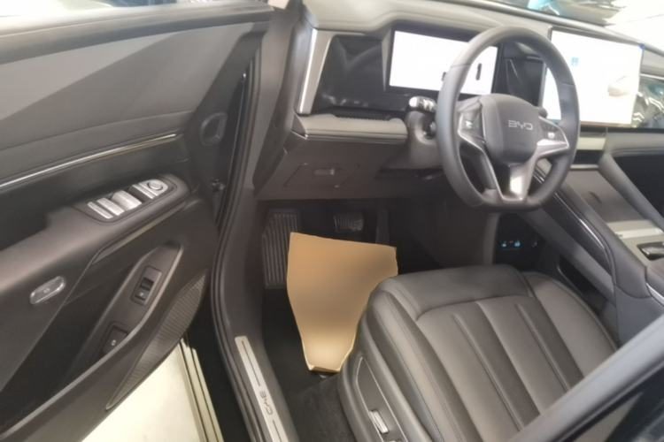 BYD M9 2025 — салон, сиденья, 3 500 км, Guazi vpqjjx2l4n, фото 7