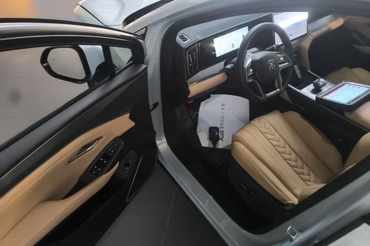 BYD Song L DM-i 2024 — салон, сиденья, 12 300 км, Guazi 6zwlpqelf9, фото 7