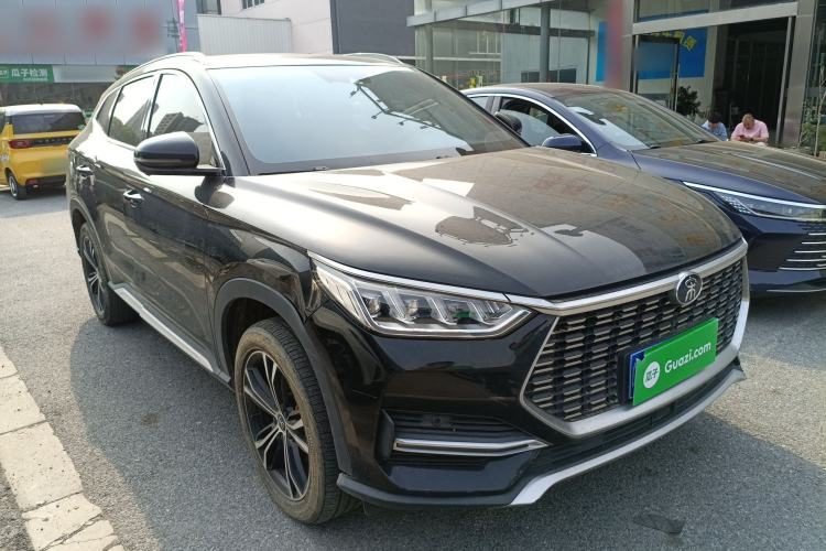 BYD Song PLUS 2020 — вид спереди справа, 118 300 км, Guazi 7y8m7j72v8, фото 2