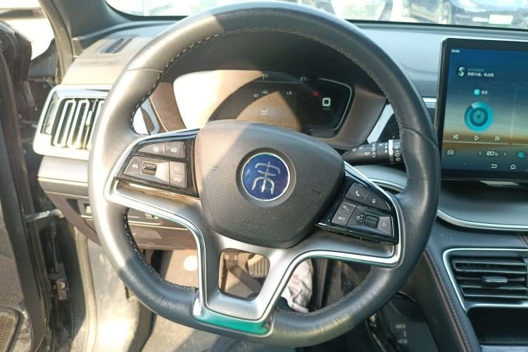 BYD Song PLUS 2020 — салон, рулевое колесо, 118 300 км, Guazi 7y8m7j72v8, фото 6