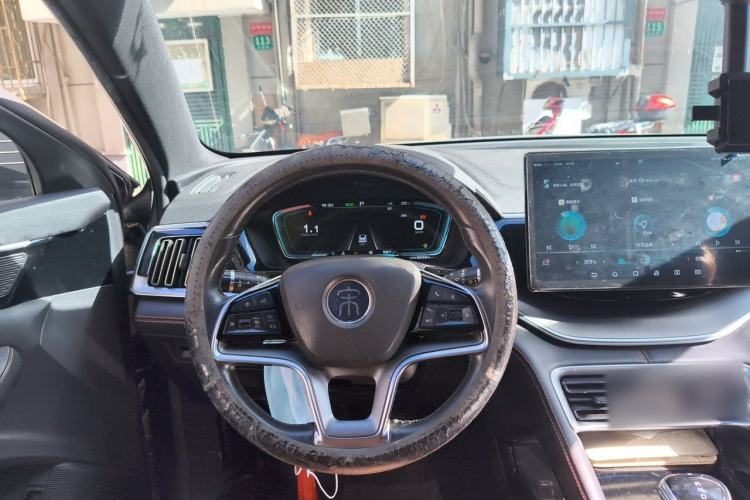 BYD Song PLUS 2020 — салон, рулевое колесо, 92 899 км, Guazi 9k9uekmxq3, фото 6