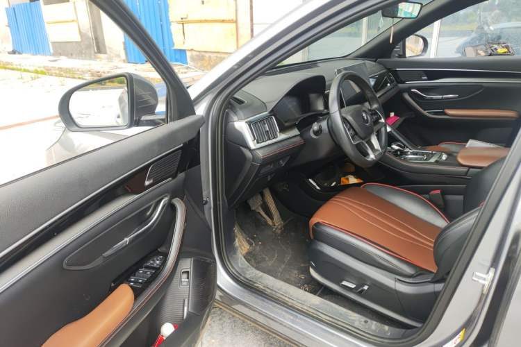 BYD Song PLUS 2020 — салон, сиденья, 62 100 км, Guazi jdemsazsfw, фото 7