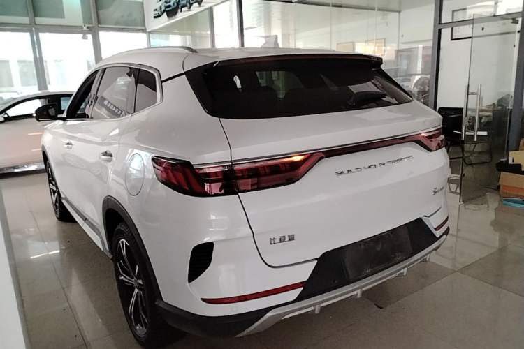 BYD Song PLUS 2020 — вид сзади слева, 55 599 км, Guazi k4sjsdte3f, фото 3