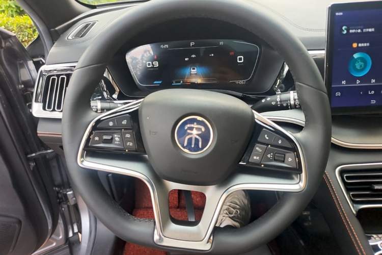 BYD Song PLUS 2020 — салон, рулевое колесо, 44 100 км, Guazi m7c7zgq3fu, фото 6