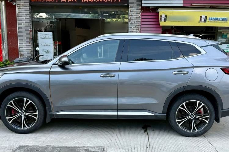 BYD Song PLUS 2020 — вид сзади слева, 48 200 км, Guazi ug7wdkzyh2, фото 3