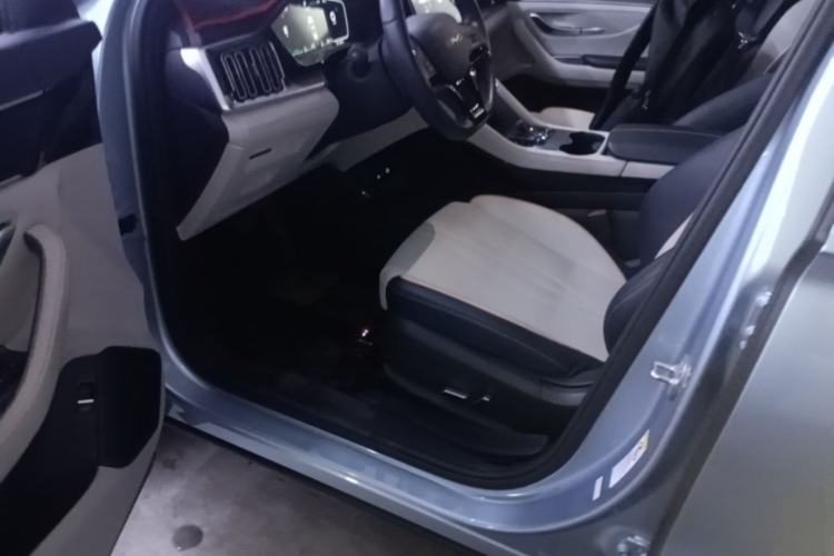 BYD Song PLUS New Energy 2023 — салон, сиденья, 35 100 км, Guazi zd8rqg2xq7, фото 7