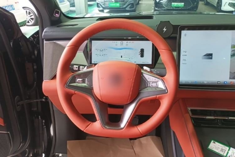 BYD Tang L 2025 — салон, рулевое колесо, 21 700 км, Guazi 9b2spphkys, фото 7