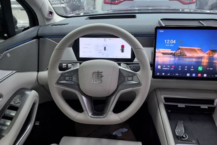 BYD Tang L 2025 — салон, рулевое колесо, 15 000 км, Guazi z2dykanexd, фото 6