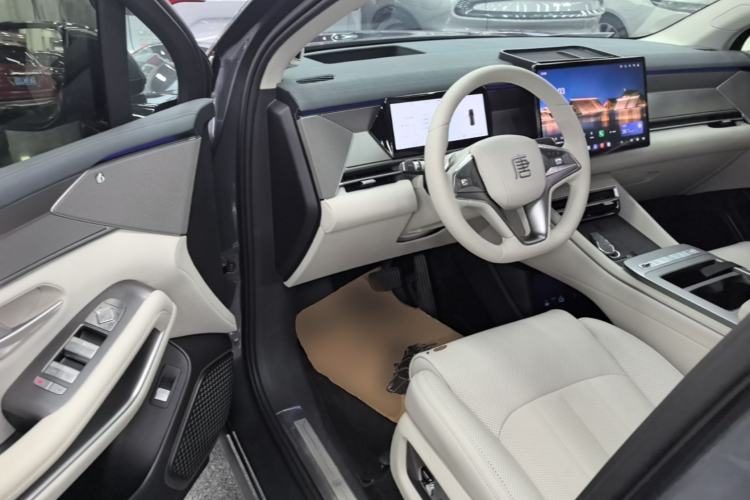 BYD Tang L 2025 — салон, сиденья, 15 000 км, Guazi z2dykanexd, фото 7
