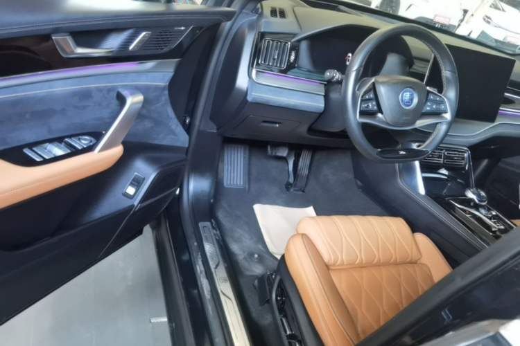 BYD Tang New Energy 2022 — салон, сиденья, 70 700 км, Guazi 4e5qxf2f7x, фото 7