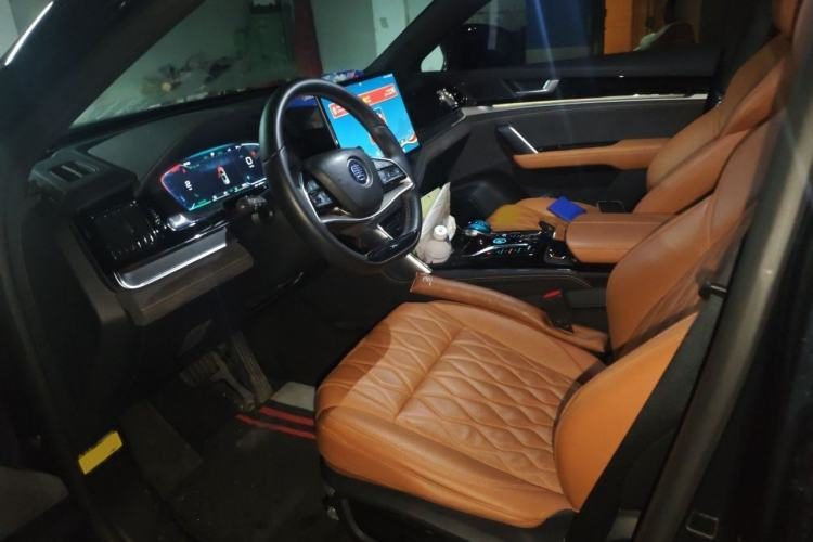 BYD Tang New Energy 2023 — салон, сиденья, 37 900 км, Guazi jwr79zc27y, фото 3