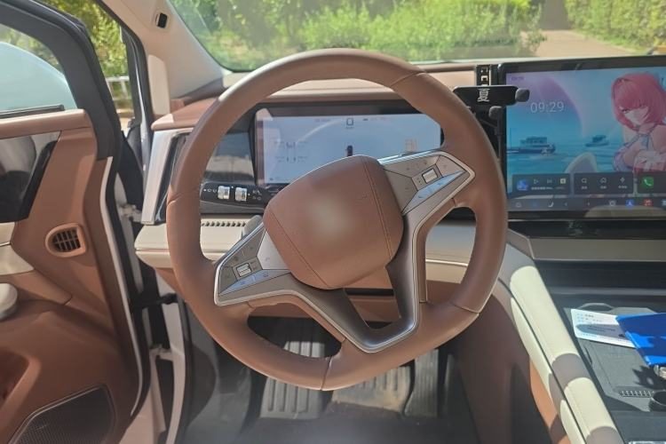 BYD Xia 2025 — салон, рулевое колесо, 26 300 км, Guazi kd63vfmfm3, фото 4