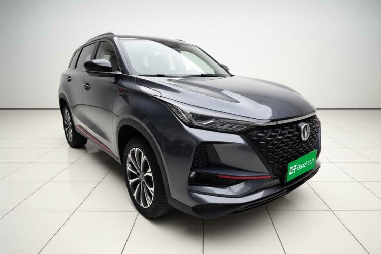 Changan CS75 PLUS 2021 — вид спереди справа, 64 600 км, Guazi d7memsr5c5, фото 2
