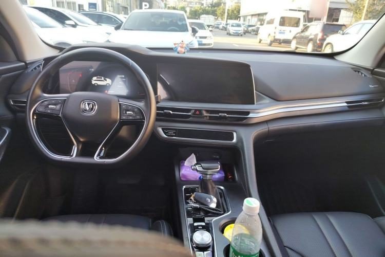 Changan CS75 PLUS 2021 — салон, центральная консоль, 124 400 км, Guazi jg4fpb53t7, фото 5