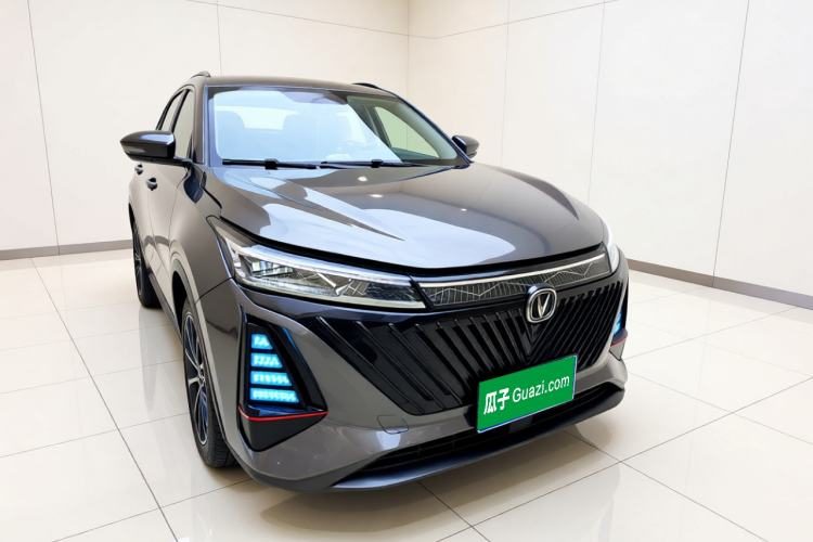 Changan CS75 PLUS 2022 — вид спереди справа, 46 000 км, Guazi s2au9j5b3k, фото 2