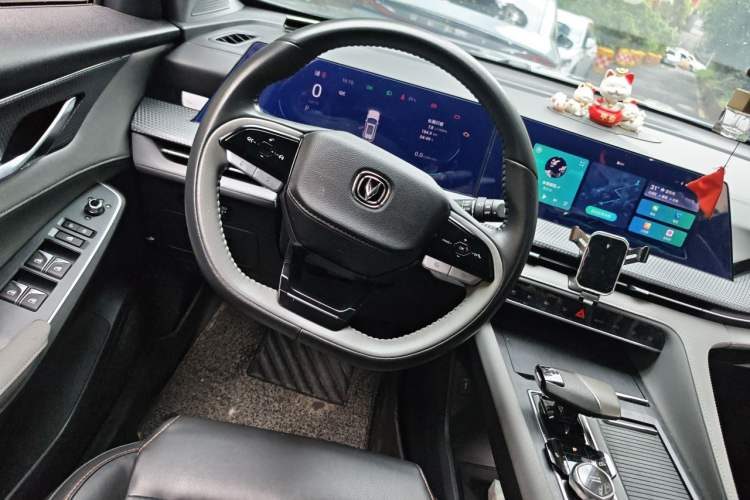 Changan CS75 PLUS 2022 — салон, рулевое колесо, 46 000 км, Guazi s2au9j5b3k, фото 6