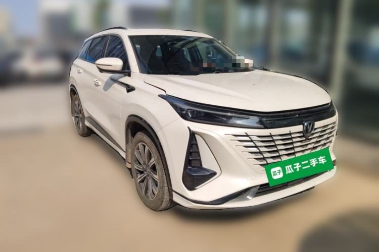 Changan CS75 PLUS 2023 — вид спереди справа, 15 900 км, Guazi sjatfjx36w, фото 2
