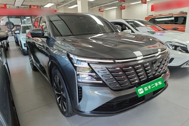 Changan CS75 PLUS 2025 — вид спереди справа, 28 700 км, Guazi 8nym2g6s7m, фото 2