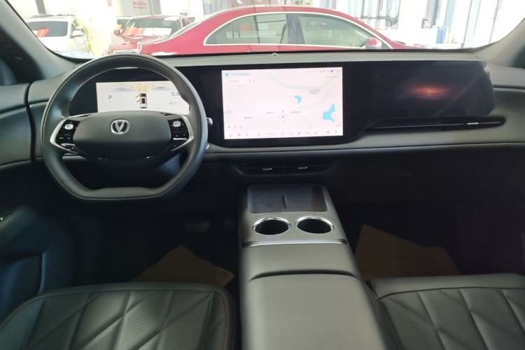 Changan CS75 PLUS 2025 — салон, центральная консоль, 28 700 км, Guazi 8nym2g6s7m, фото 5