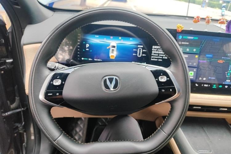 Changan CS75 PLUS 2025 — салон, рулевое колесо, 36 600 км, Guazi y3qa8pgjn4, фото 6